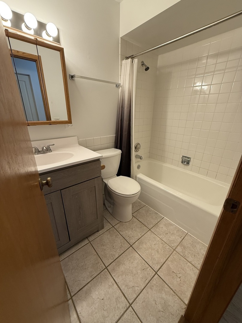 Arlington Heights, IL 60004