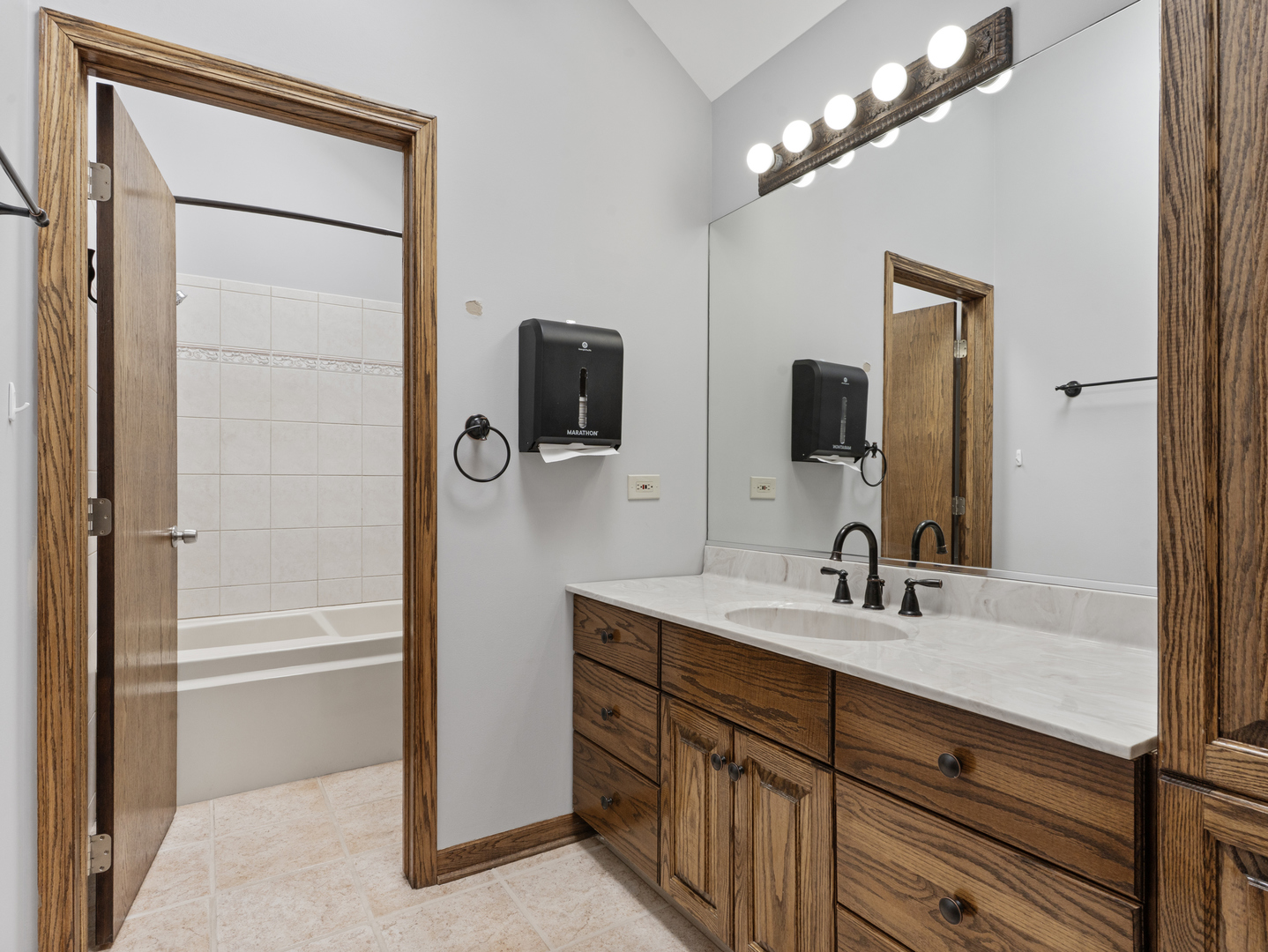 22660 S Harlem Avenue, Frankfort, IL 60423