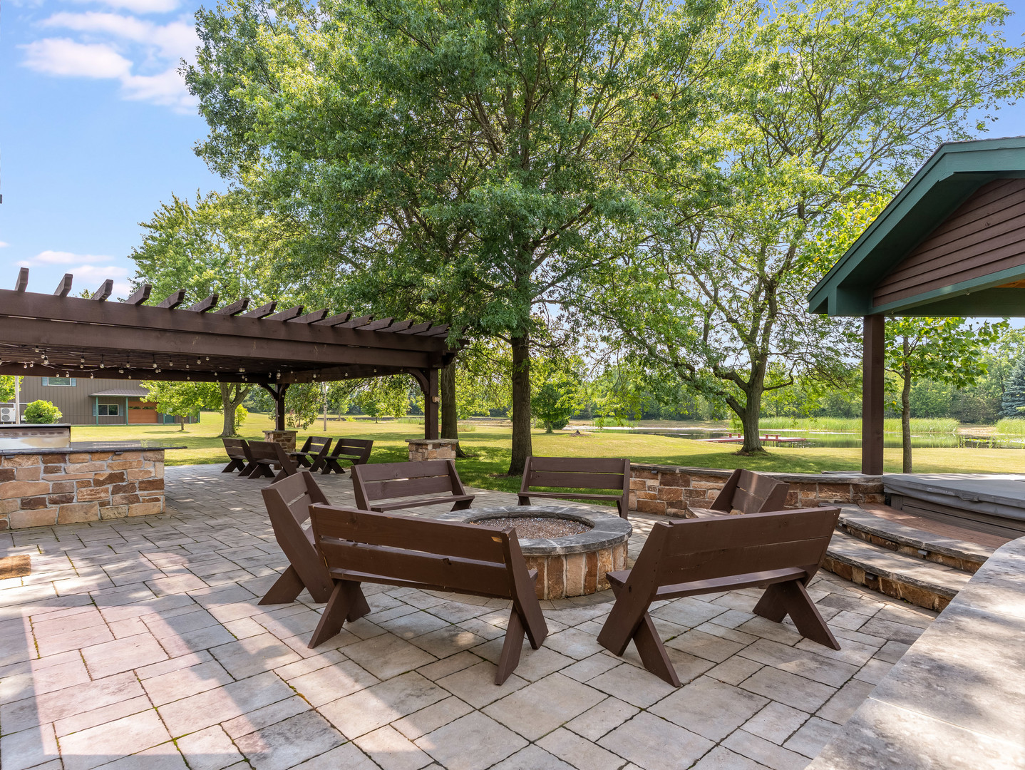 22660 S Harlem Avenue, Frankfort, IL 60423