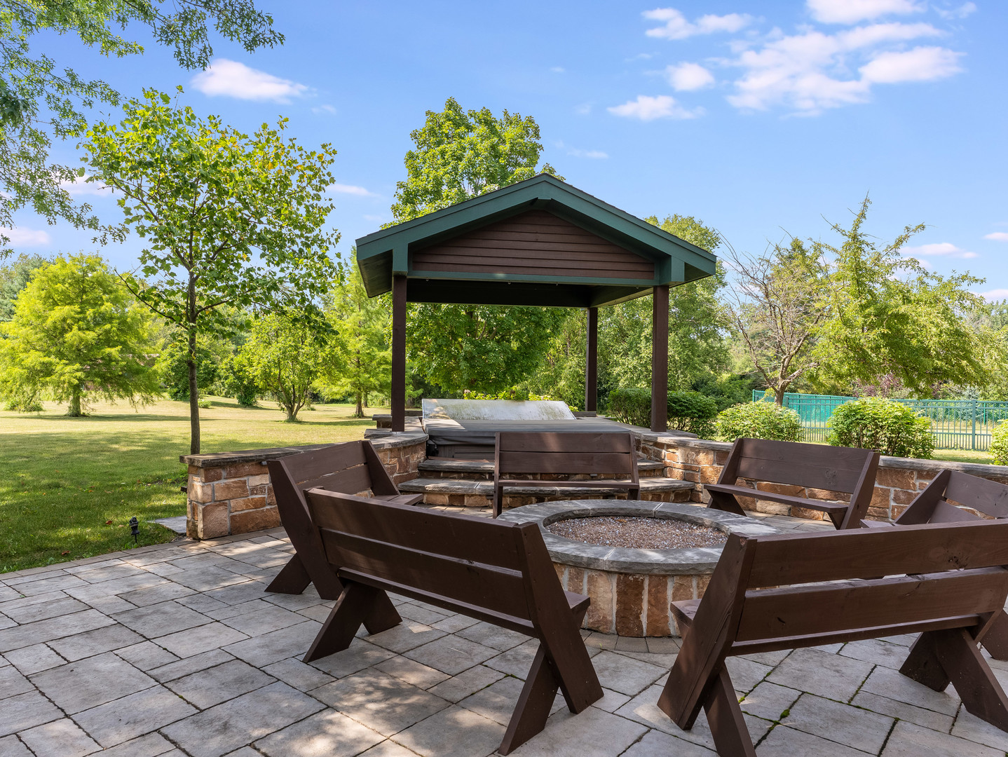22660 S Harlem Avenue, Frankfort, IL 60423