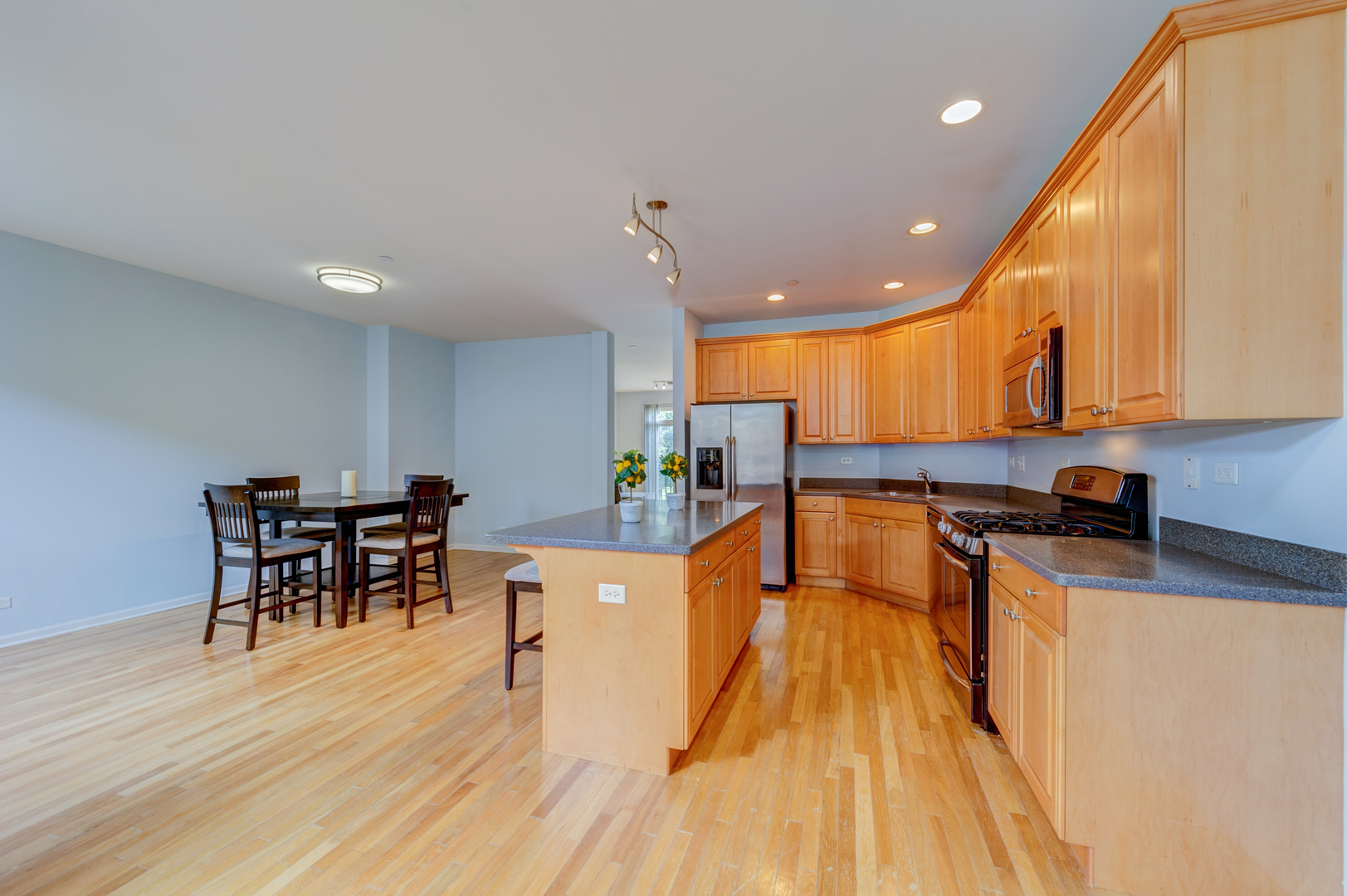 2569 Waterbury Lane, Buffalo Grove, IL 60089