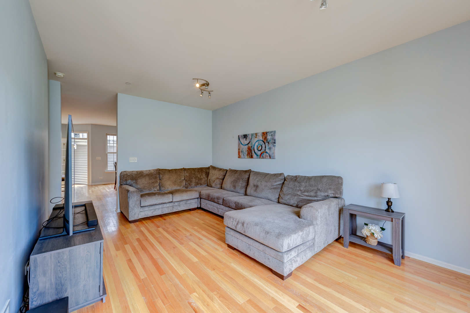 2569 Waterbury Lane, Buffalo Grove, IL 60089