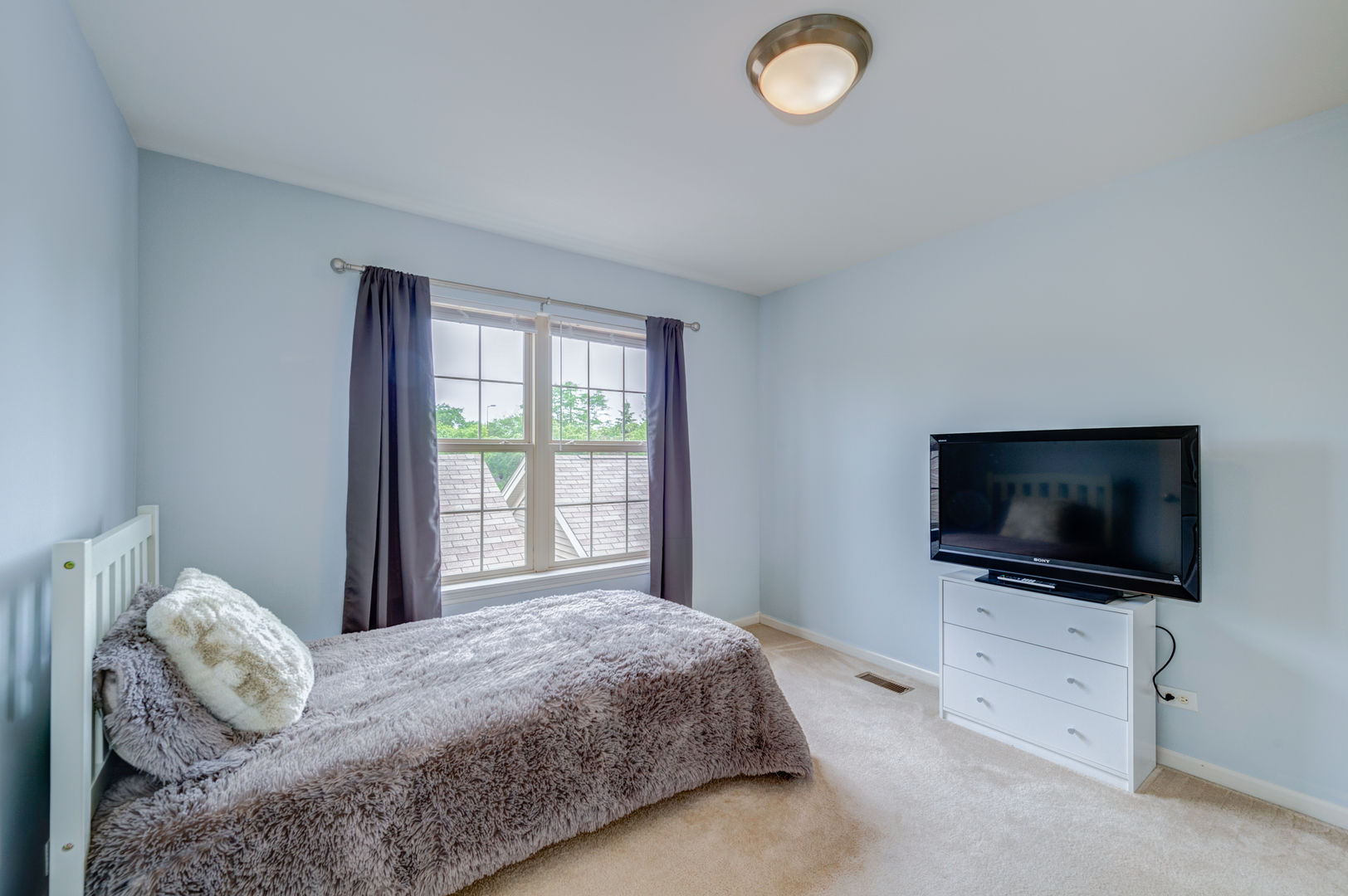 2569 Waterbury Lane, Buffalo Grove, IL 60089