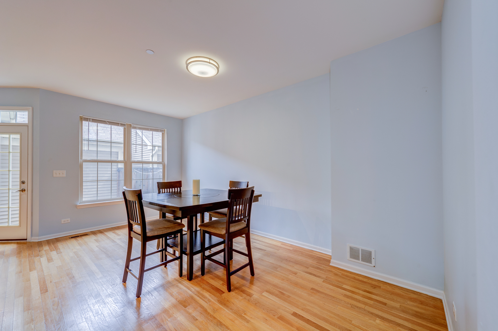 2569 Waterbury Lane, Buffalo Grove, IL 60089
