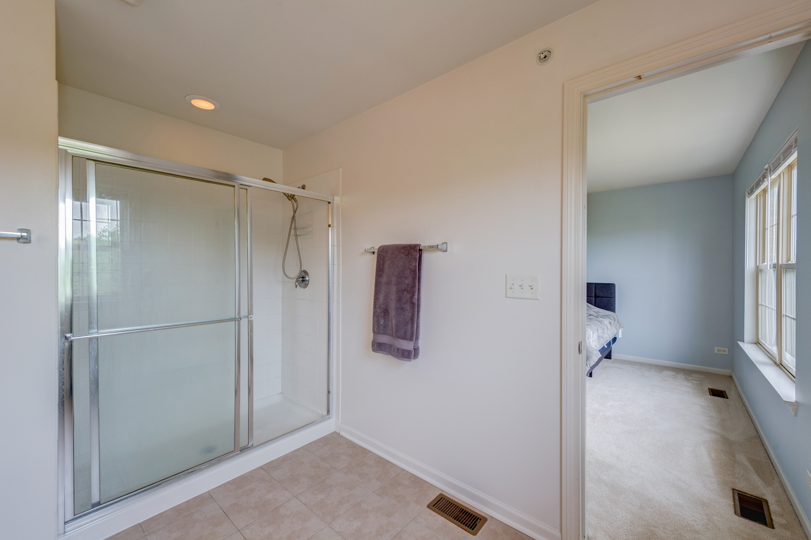 2569 Waterbury Lane, Buffalo Grove, IL 60089