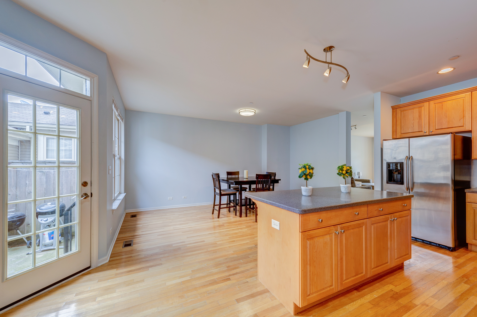 2569 Waterbury Lane, Buffalo Grove, IL 60089