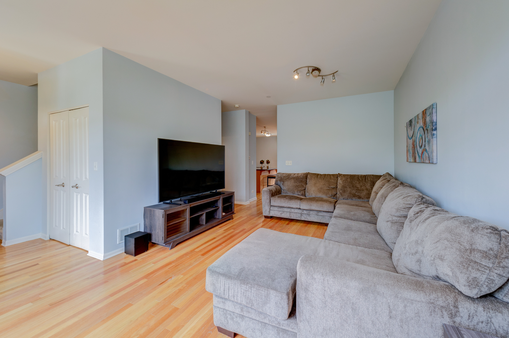 2569 Waterbury Lane, Buffalo Grove, IL 60089