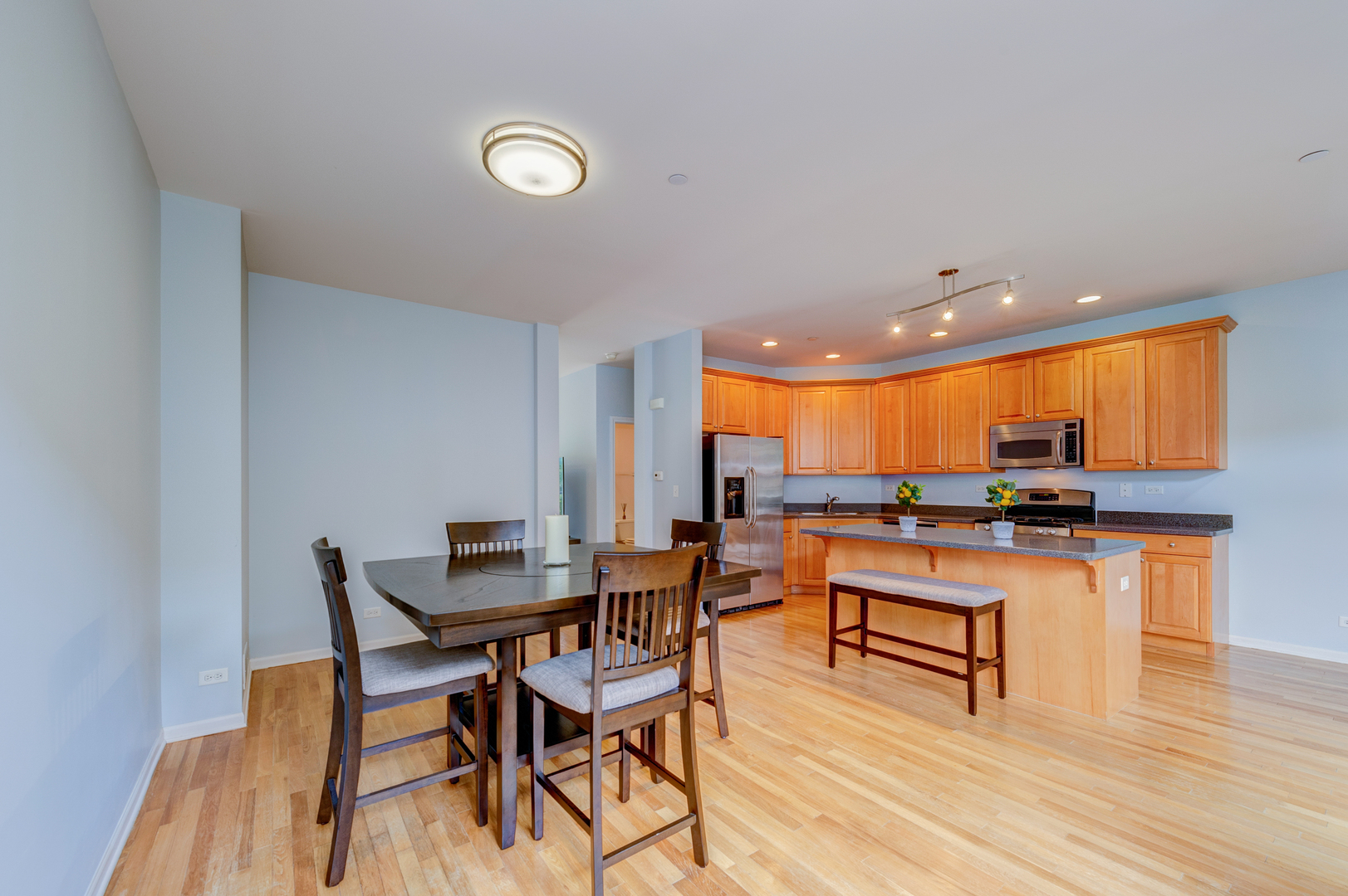 2569 Waterbury Lane, Buffalo Grove, IL 60089
