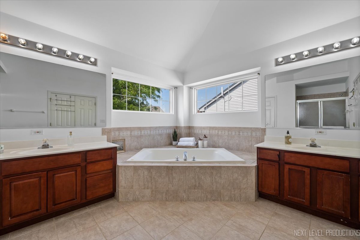 2198 Kemmerer Lane, Bolingbrook, IL 60490