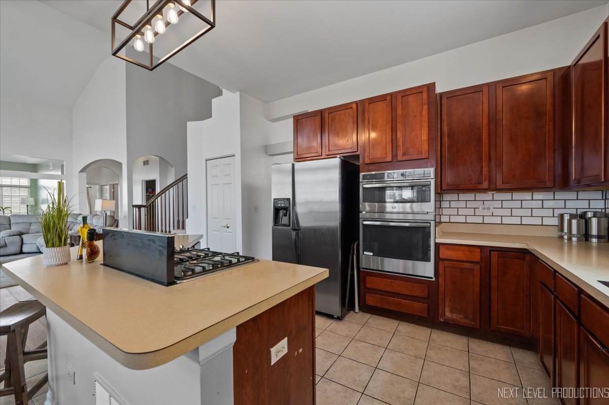 2198 Kemmerer Lane, Bolingbrook, IL 60490