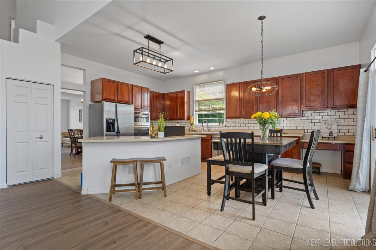 2198 Kemmerer Lane, Bolingbrook, IL 60490