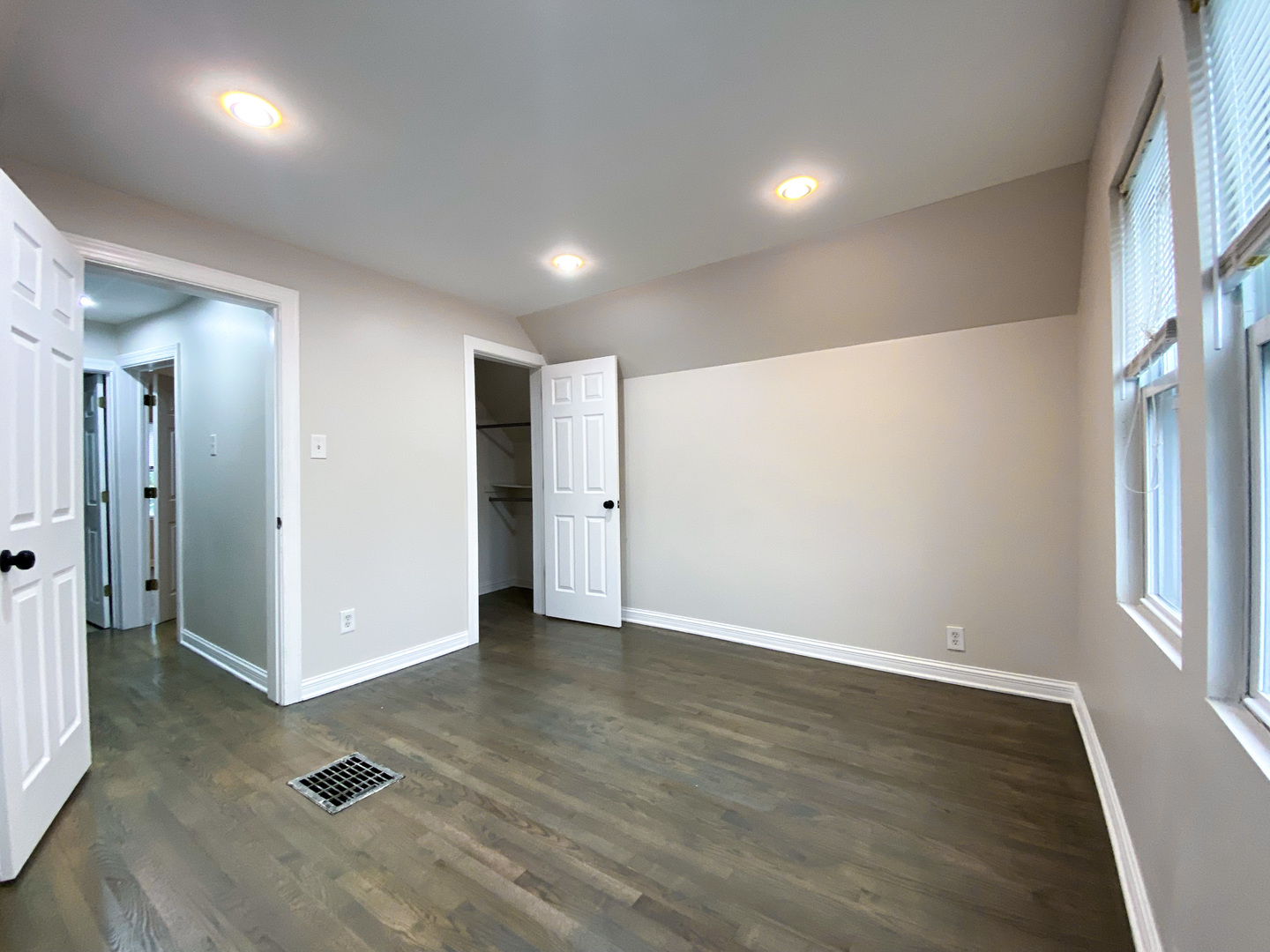 8933 S Halsted Street, Chicago, IL 60620
