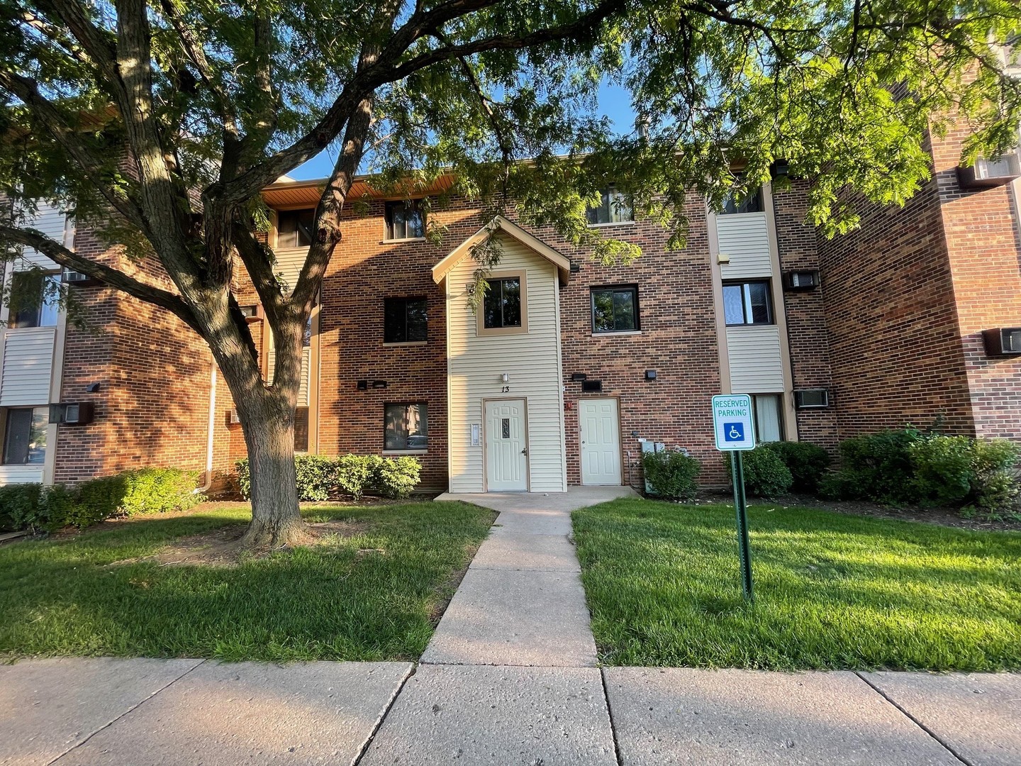 13 Echo Court #10, Vernon Hills, IL 60061
