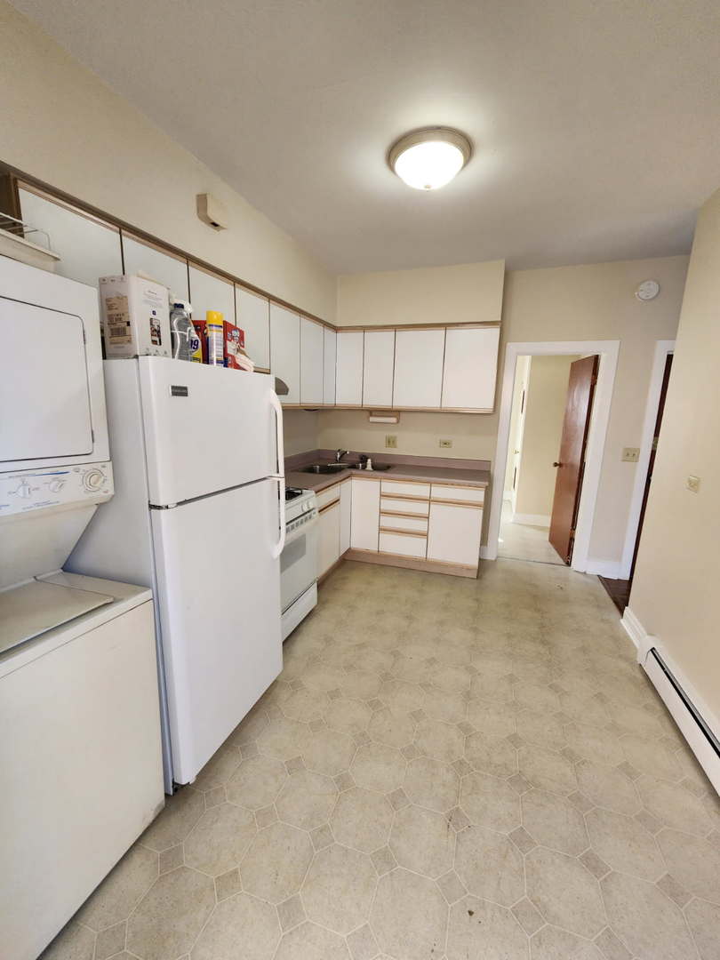 48 Crystal Street #2F, Cary, IL 60013