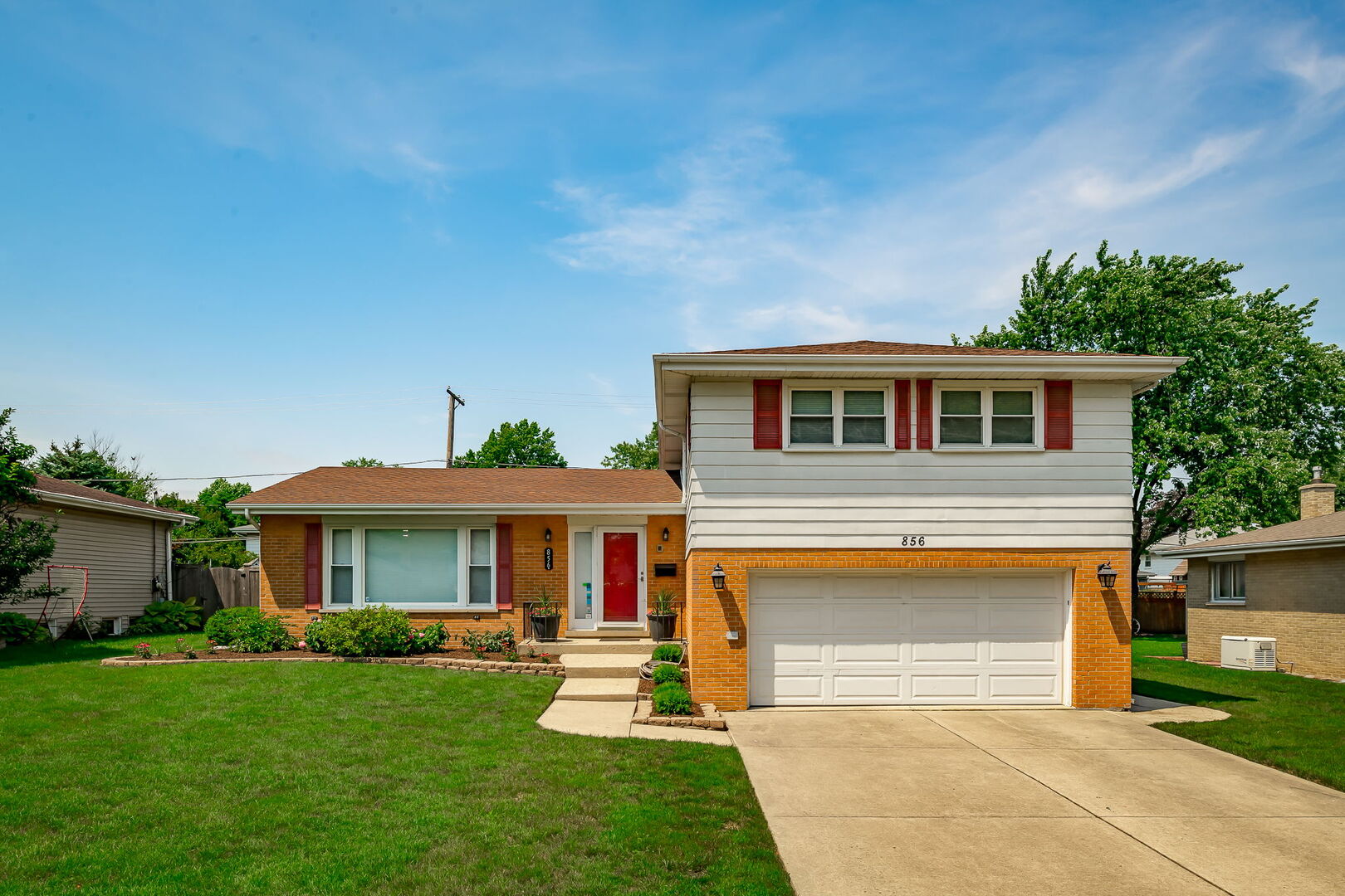 856 S Stratford Avenue, Elmhurst, IL 60126