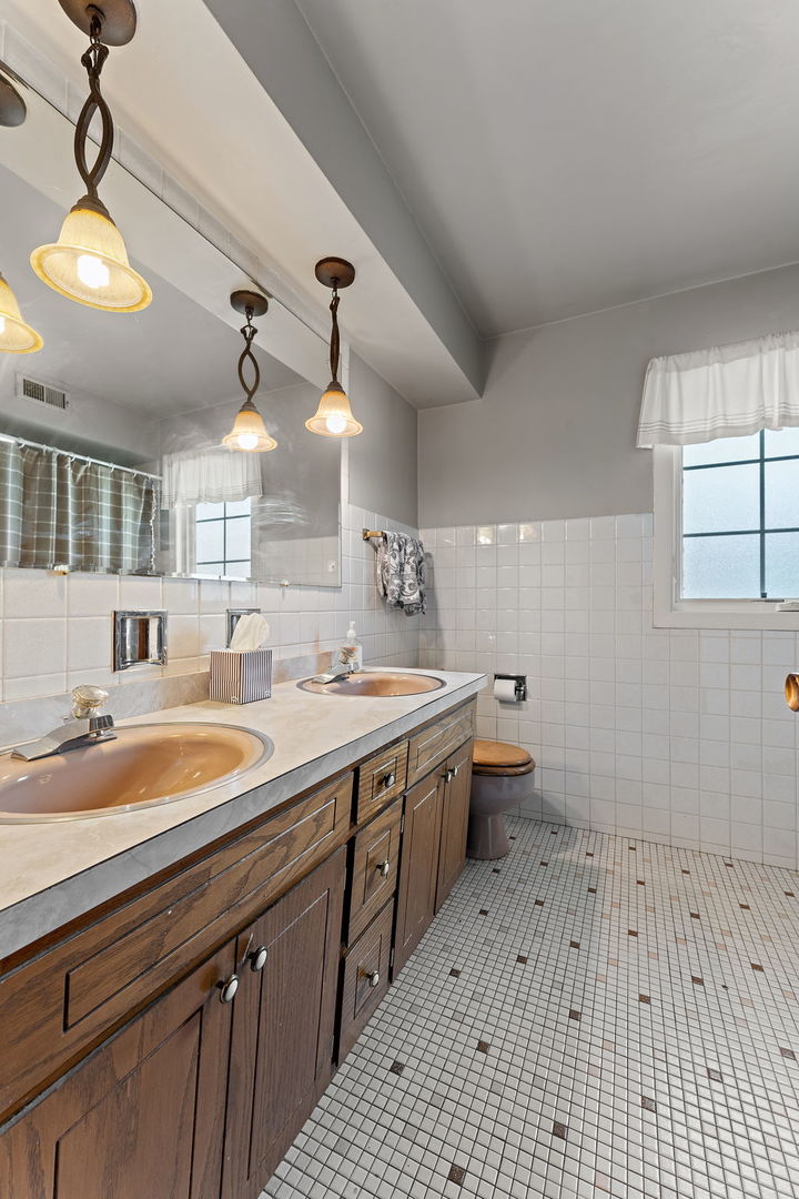 6232 W 129th Street, Palos Heights, IL 60463
