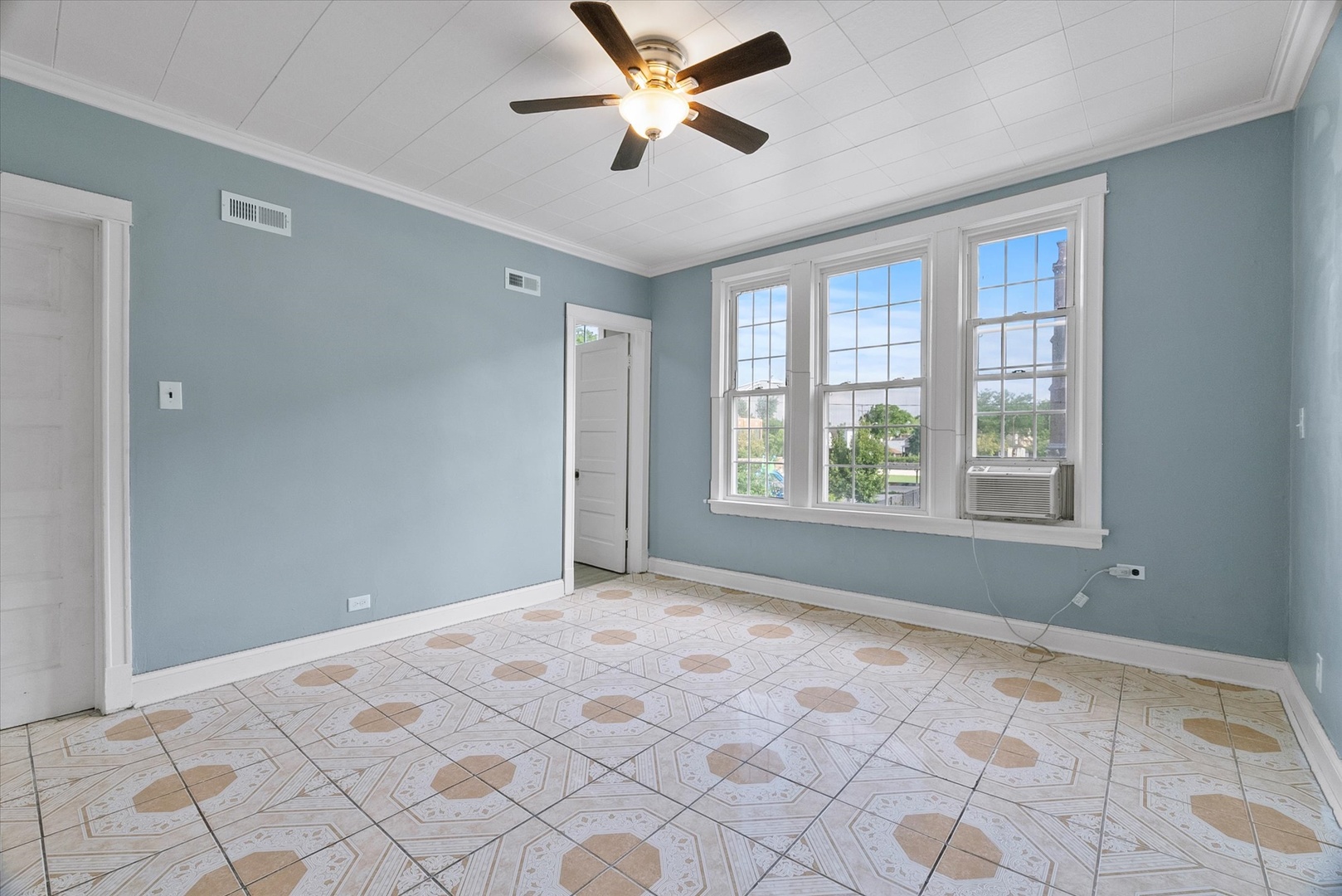 3029 W 39th Place #2, Chicago, IL 60632