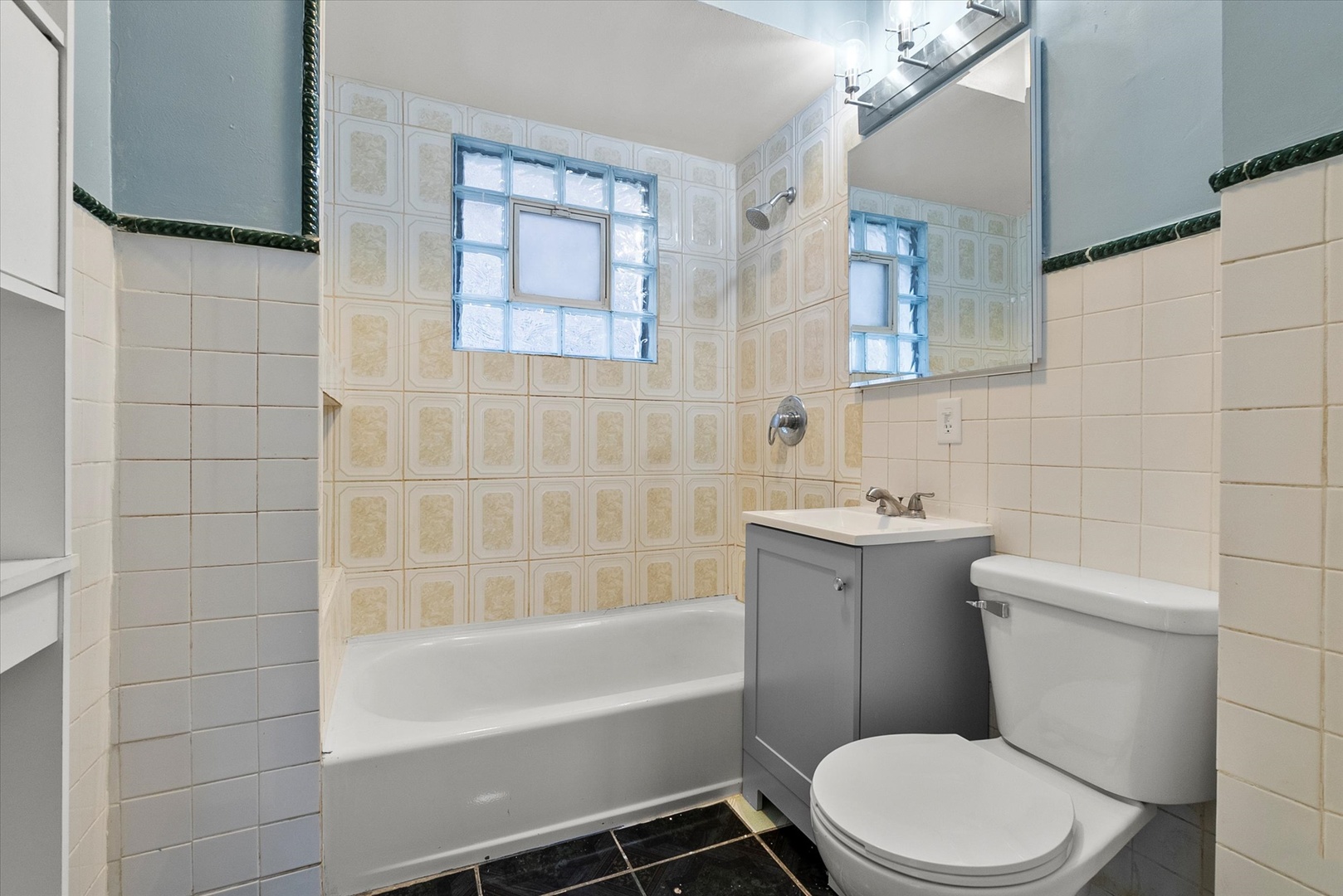3029 W 39th Place #2, Chicago, IL 60632