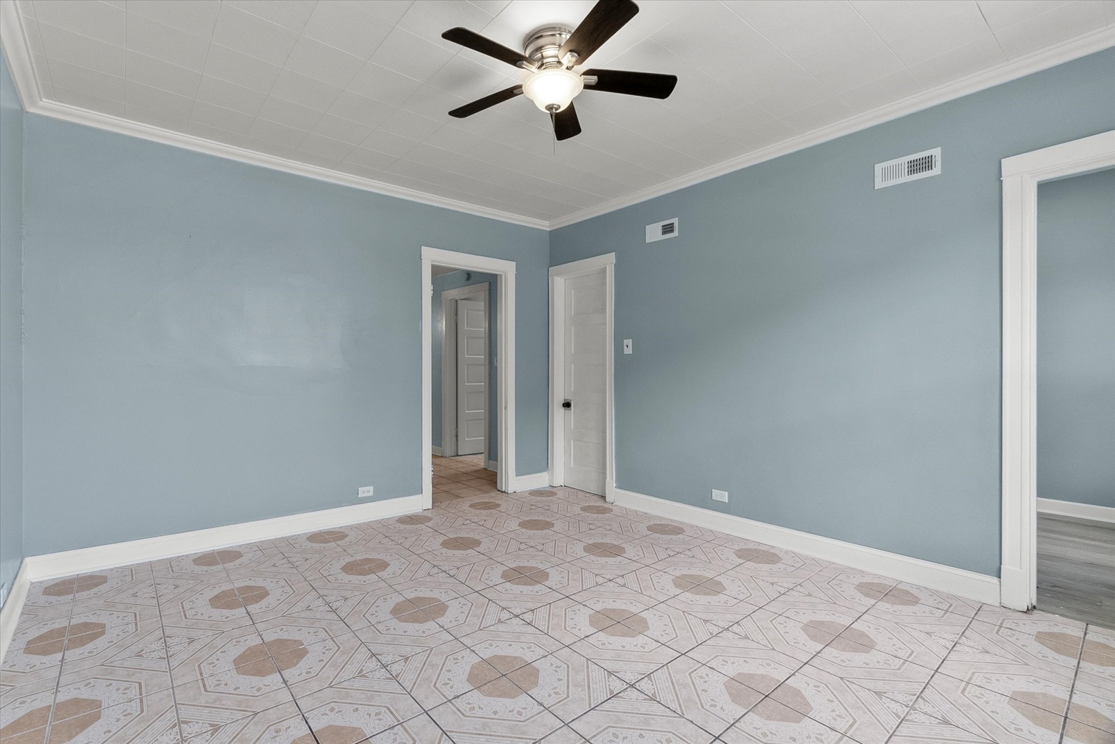 3029 W 39th Place #2, Chicago, IL 60632