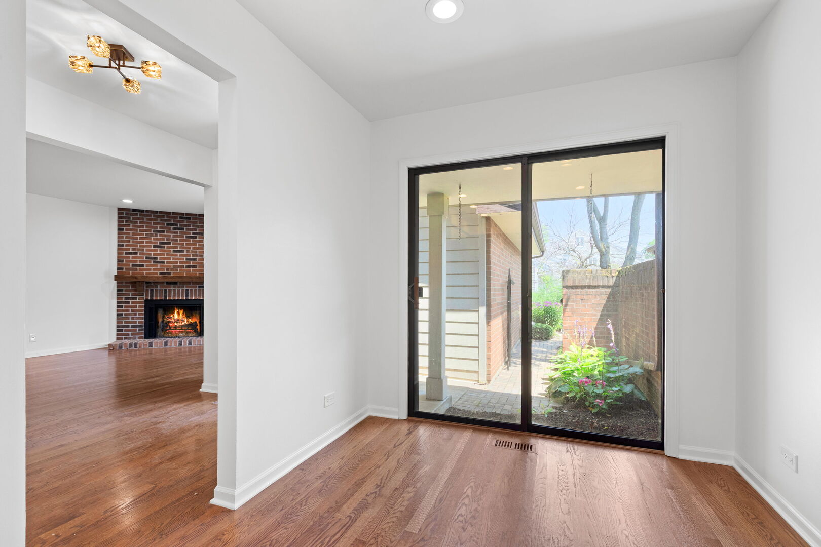 234 W Grant Village Street, Hinsdale, IL 60521