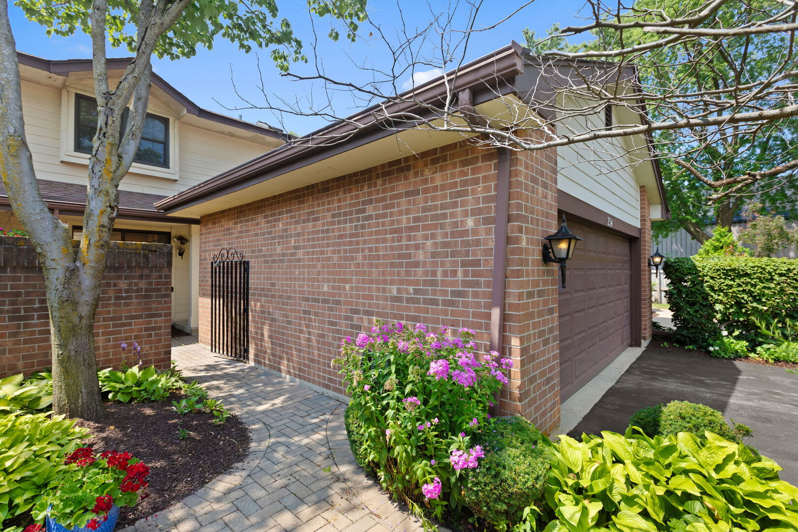 234 W Grant Village Street, Hinsdale, IL 60521