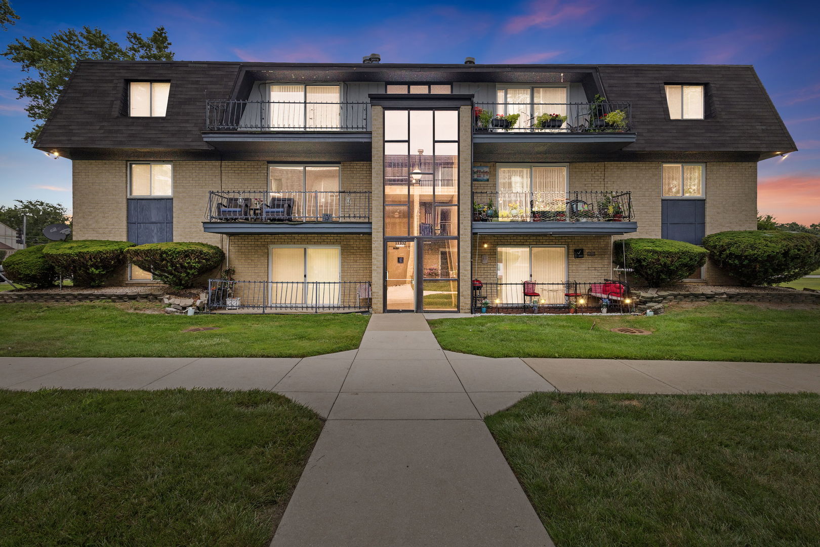 11102 S 84th Avenue #3B, Palos Hills, IL 60465
