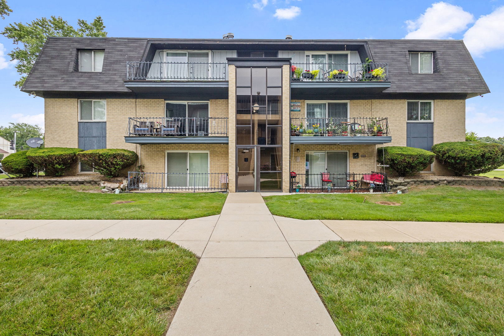 11102 S 84th Avenue #3B, Palos Hills, IL 60465