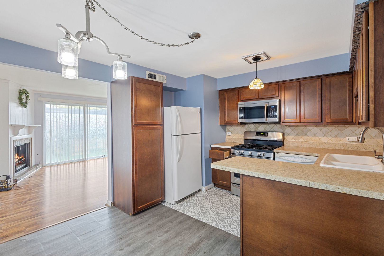 11102 S 84th Avenue #3B, Palos Hills, IL 60465