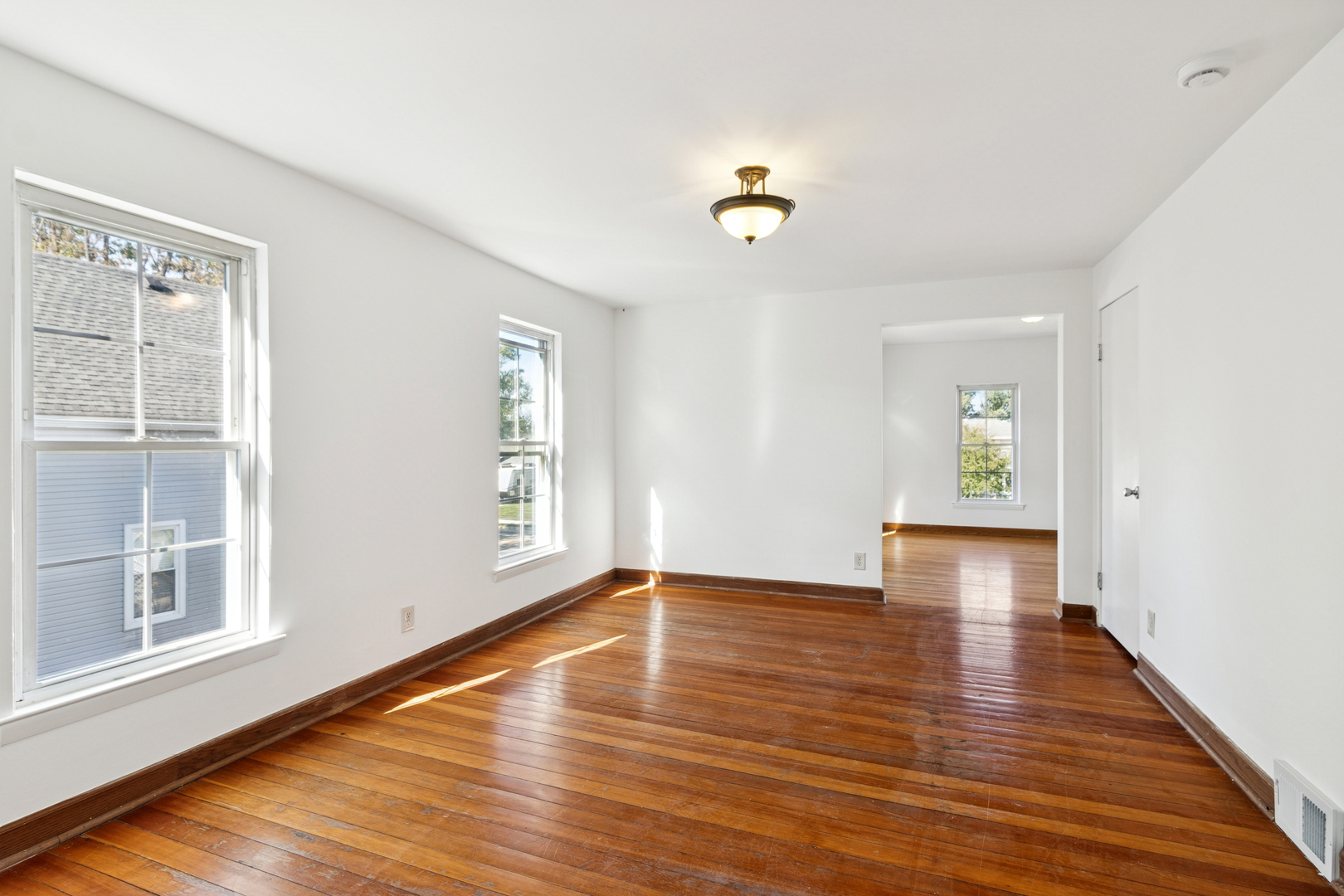 392 W Exchange Street, Crete, IL 60417