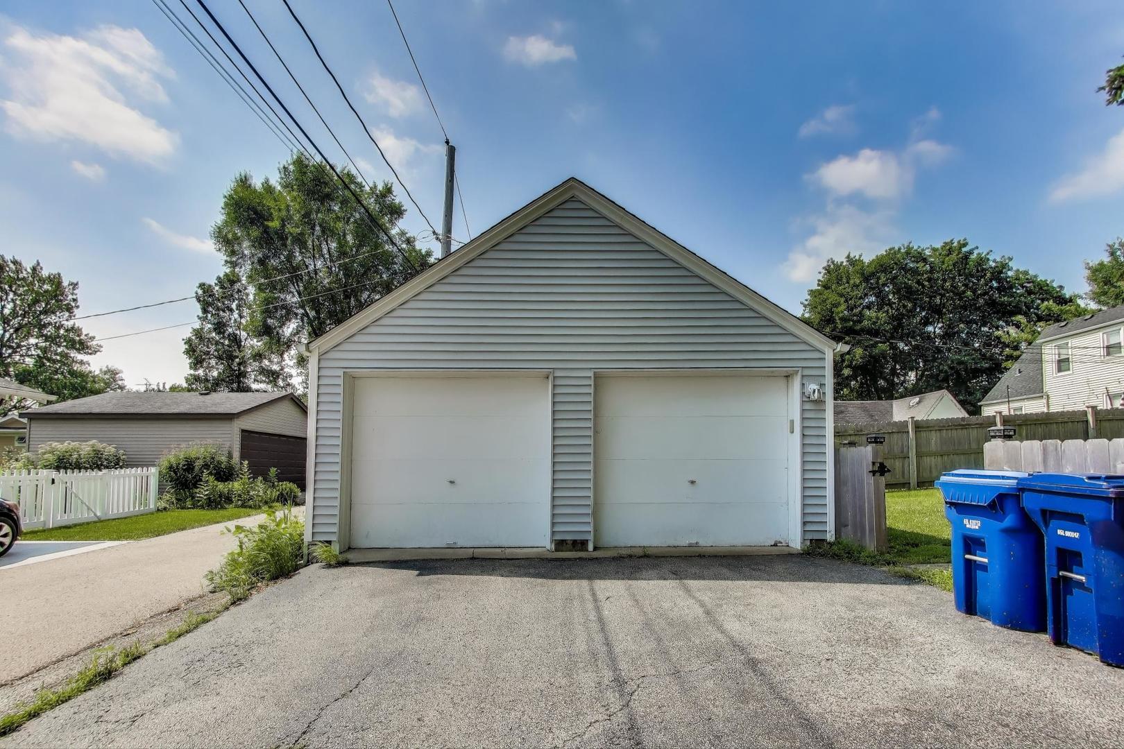1010 Elm Street, St. Charles, IL 60174