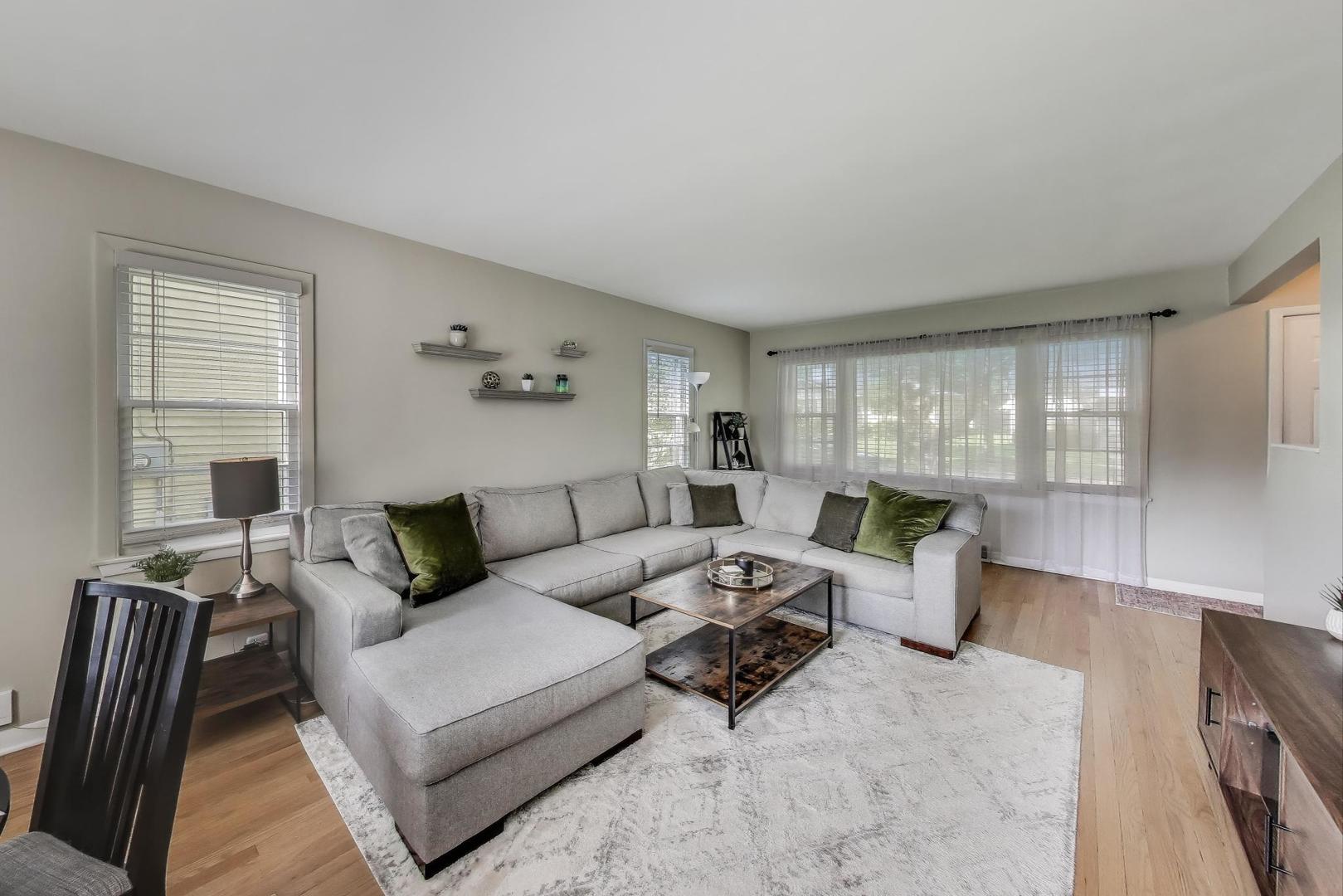 1010 Elm Street, St. Charles, IL 60174