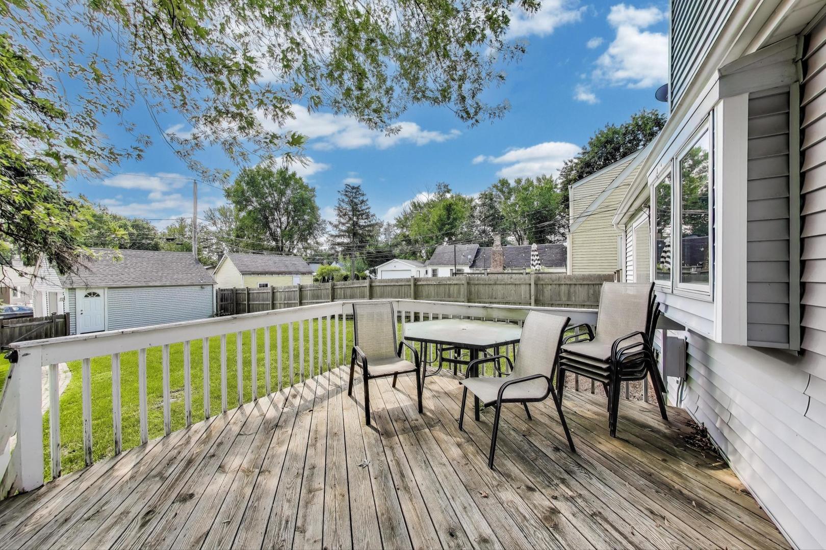 1010 Elm Street, St. Charles, IL 60174