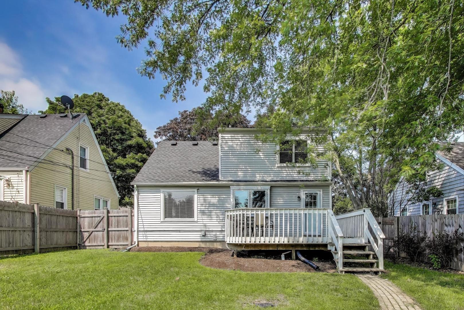 1010 Elm Street, St. Charles, IL 60174