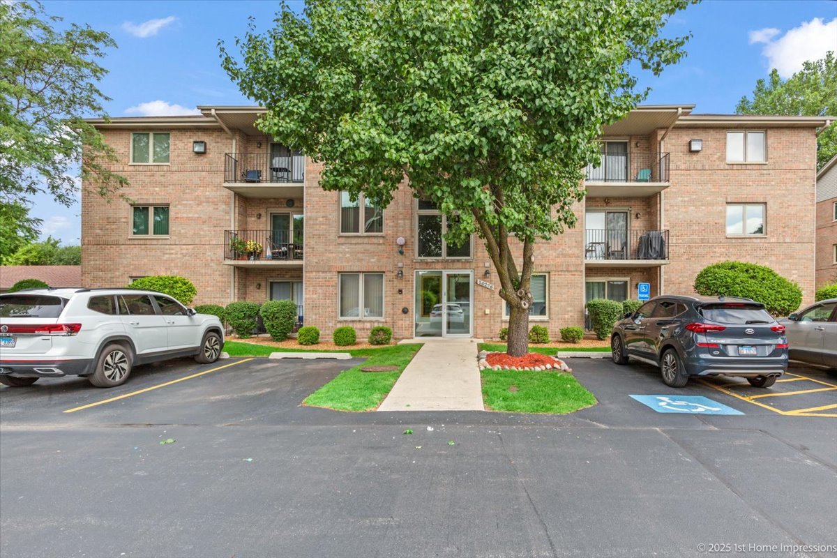10278 Southwest Highway #2C, Chicago Ridge, IL 60415