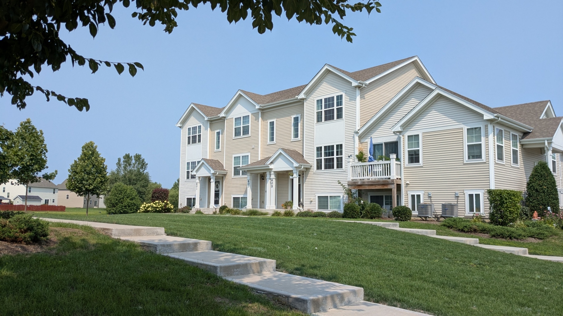 605 Berry Ridge Drive, Joliet, IL 60431
