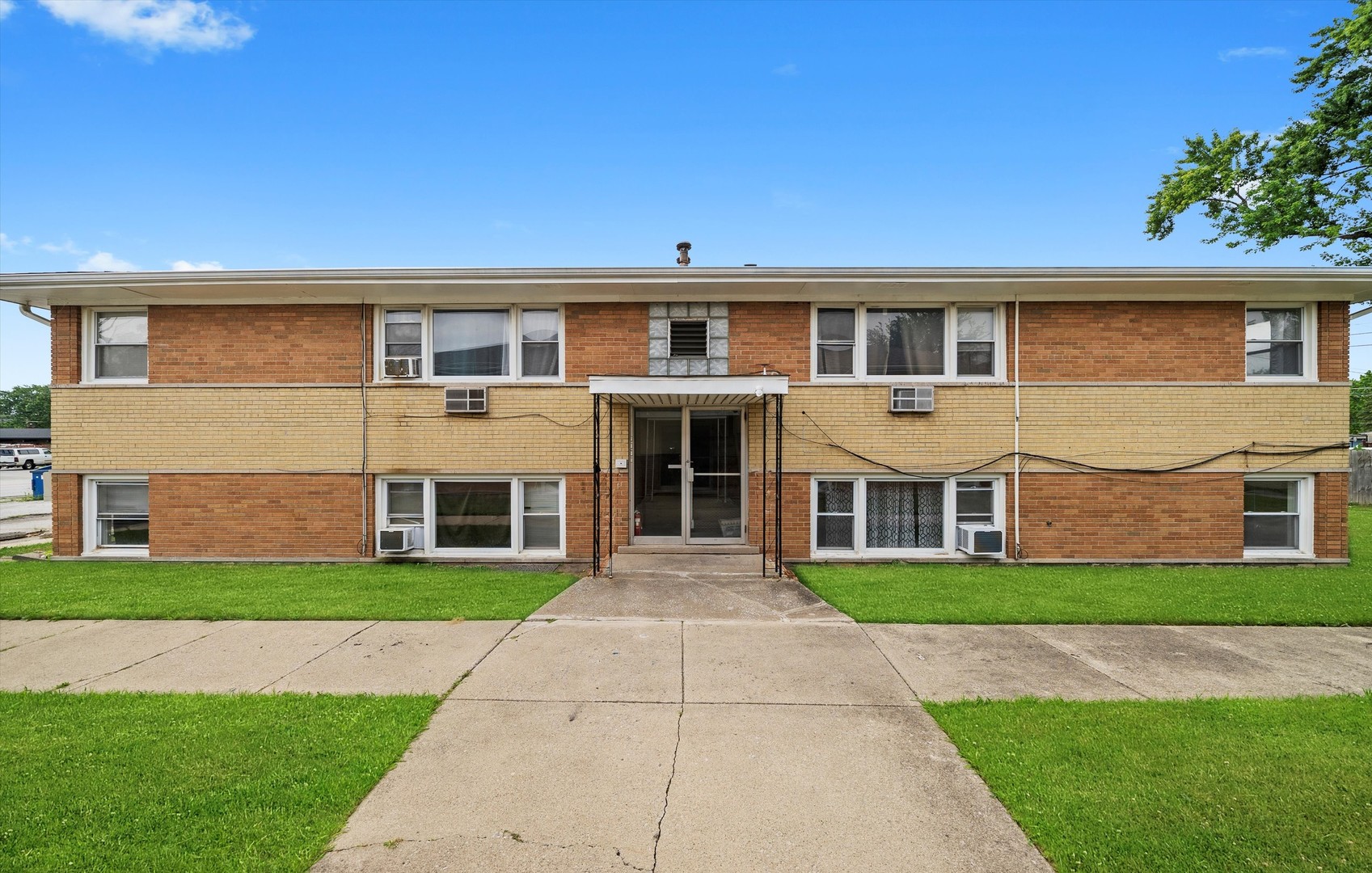 18514 Torrence Avenue, Lansing, IL 60438