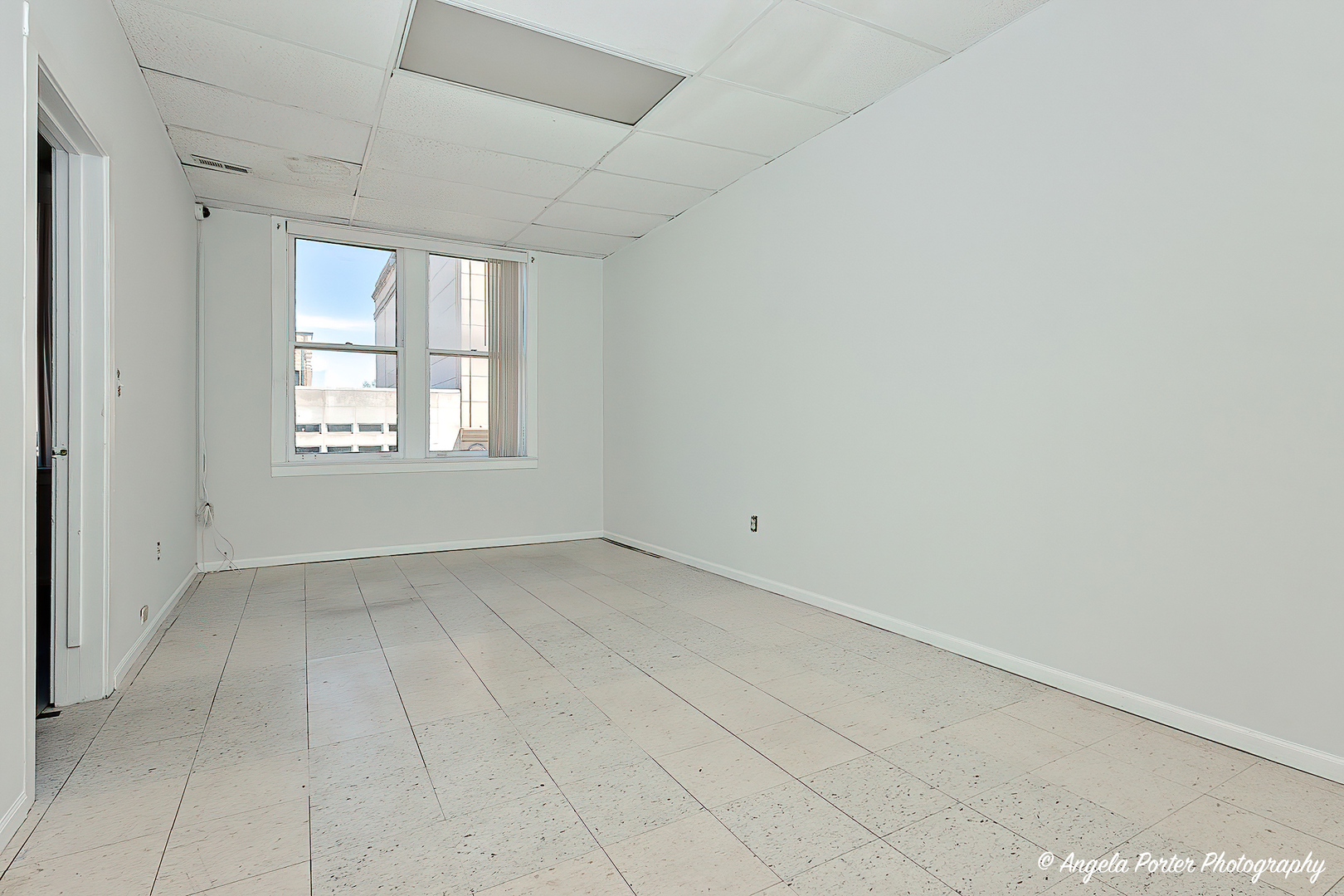 218-226 N Genesee Street, Waukegan, IL 60085