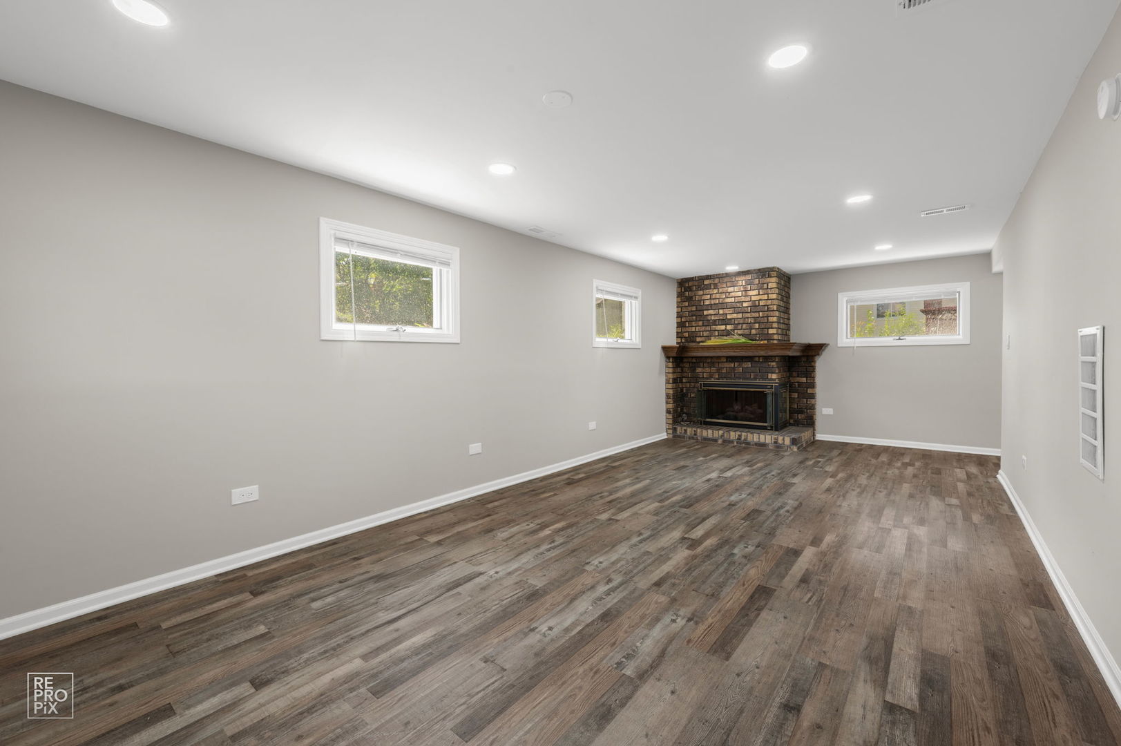 755 Flagstaff Lane, Hoffman Estates, IL 60169