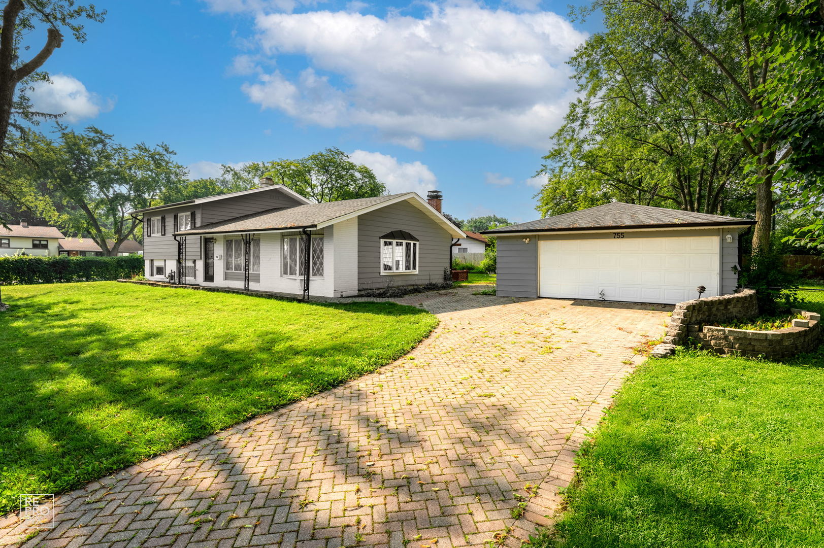 755 Flagstaff Lane, Hoffman Estates, IL 60169