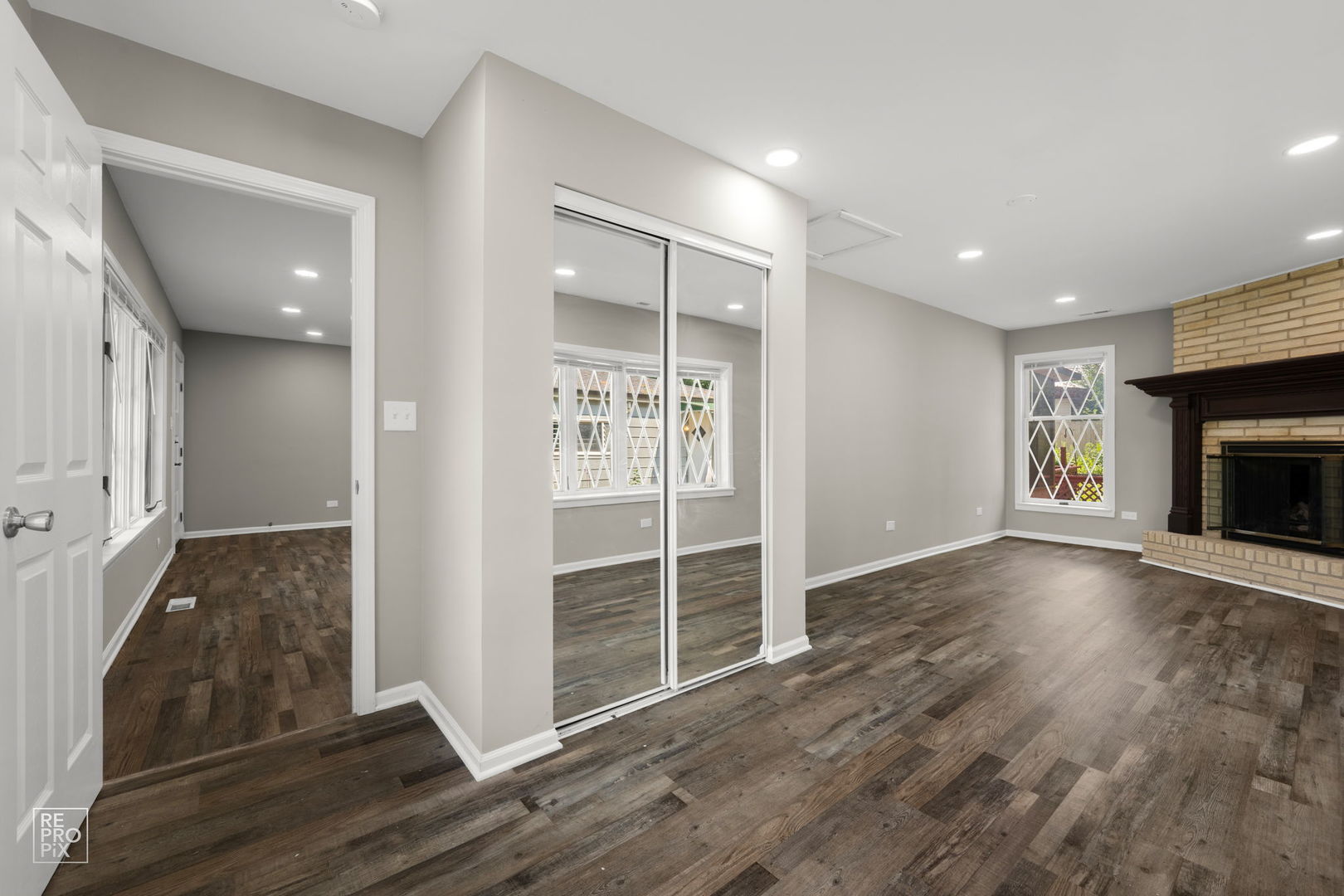 755 Flagstaff Lane, Hoffman Estates, IL 60169