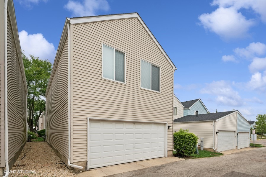 859 Symphony Drive, Aurora, IL 60504