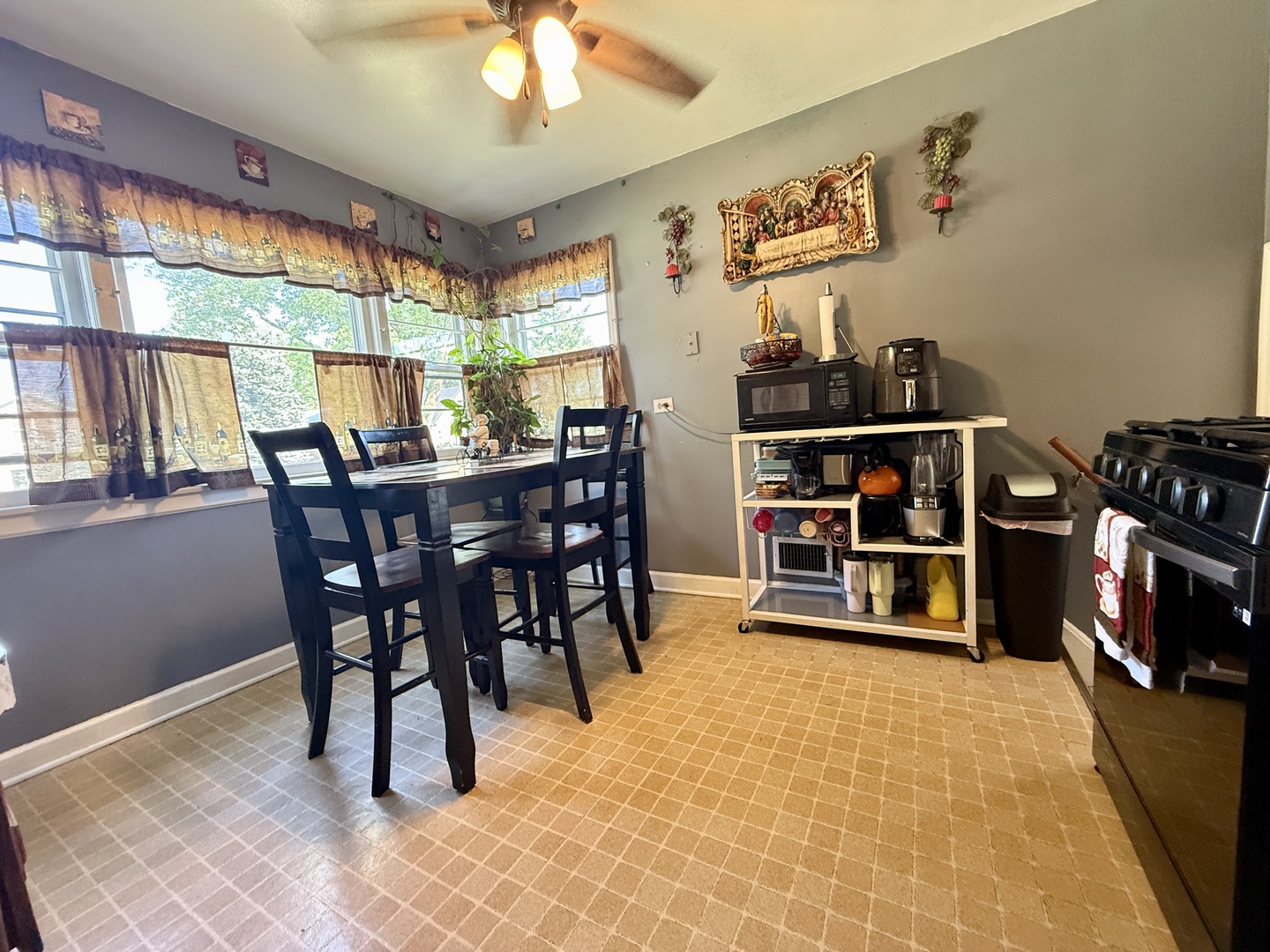 3240 Ernst Street, Franklin Park, IL 60131