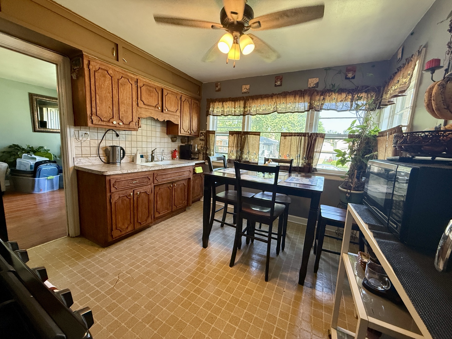 3240 Ernst Street, Franklin Park, IL 60131