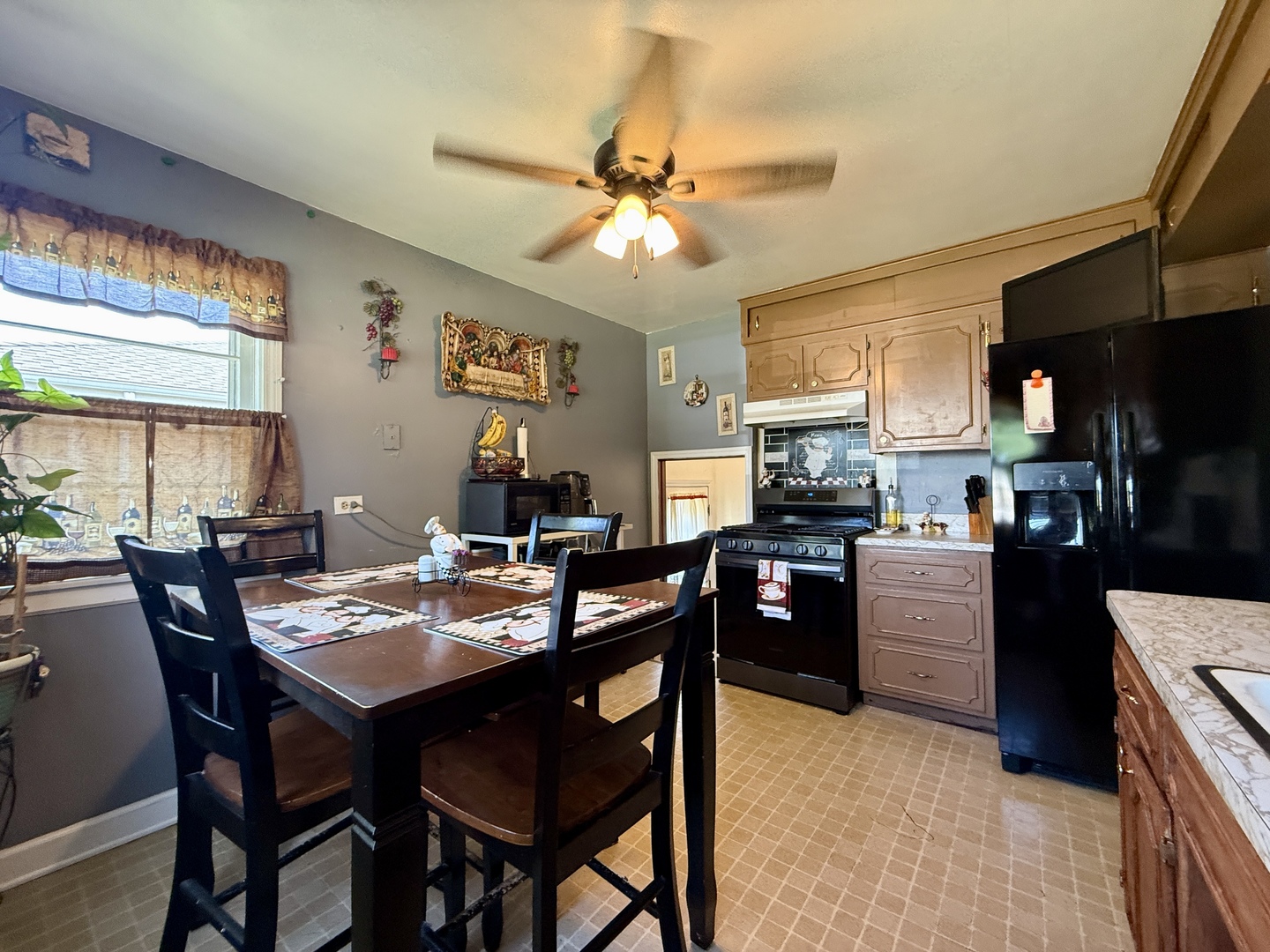3240 Ernst Street, Franklin Park, IL 60131