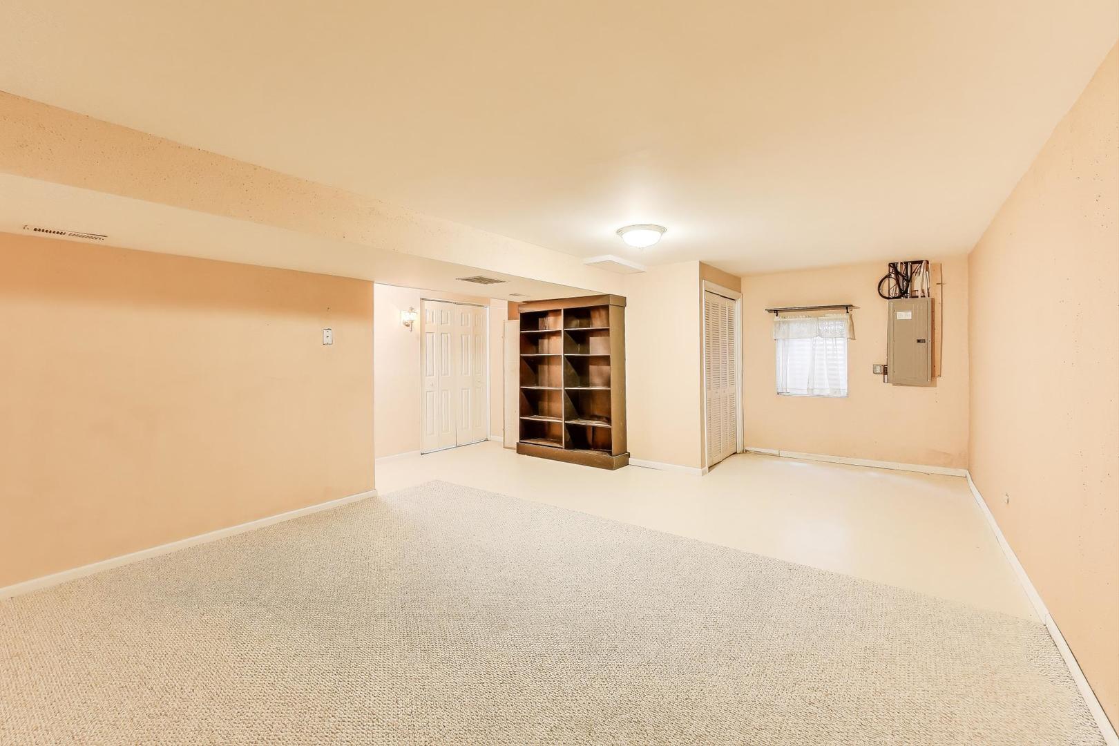 714 Whitmore Trail, McHenry, IL 60050