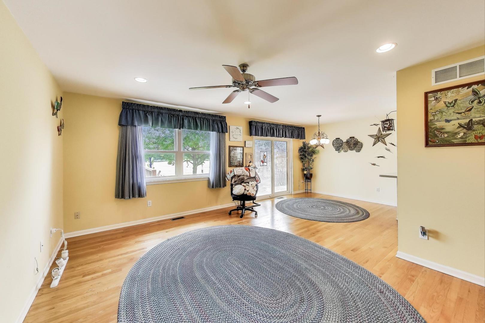 714 Whitmore Trail, McHenry, IL 60050