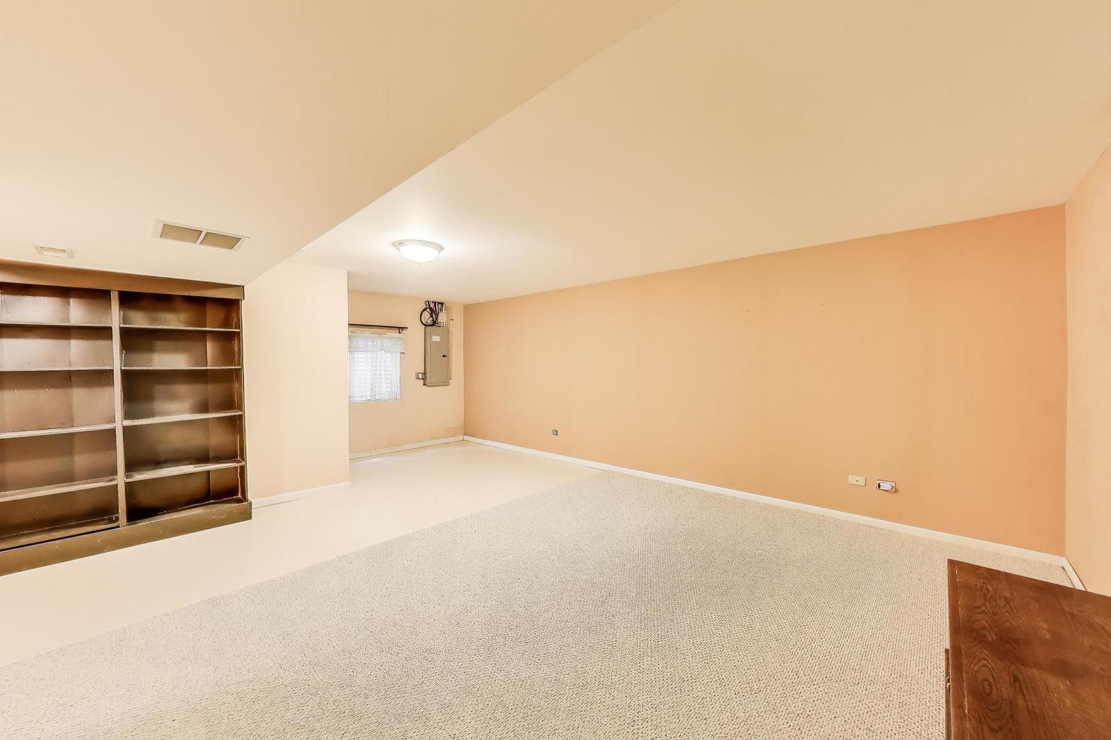 714 Whitmore Trail, McHenry, IL 60050