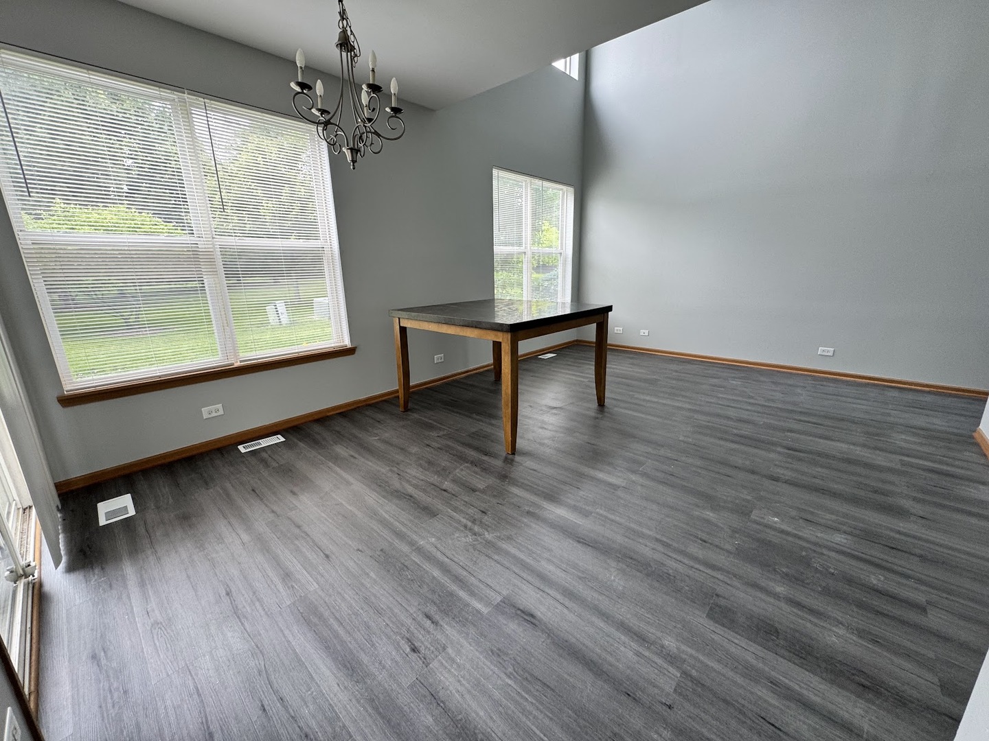 2209 SUNRISE Circle, Aurora, IL 60503