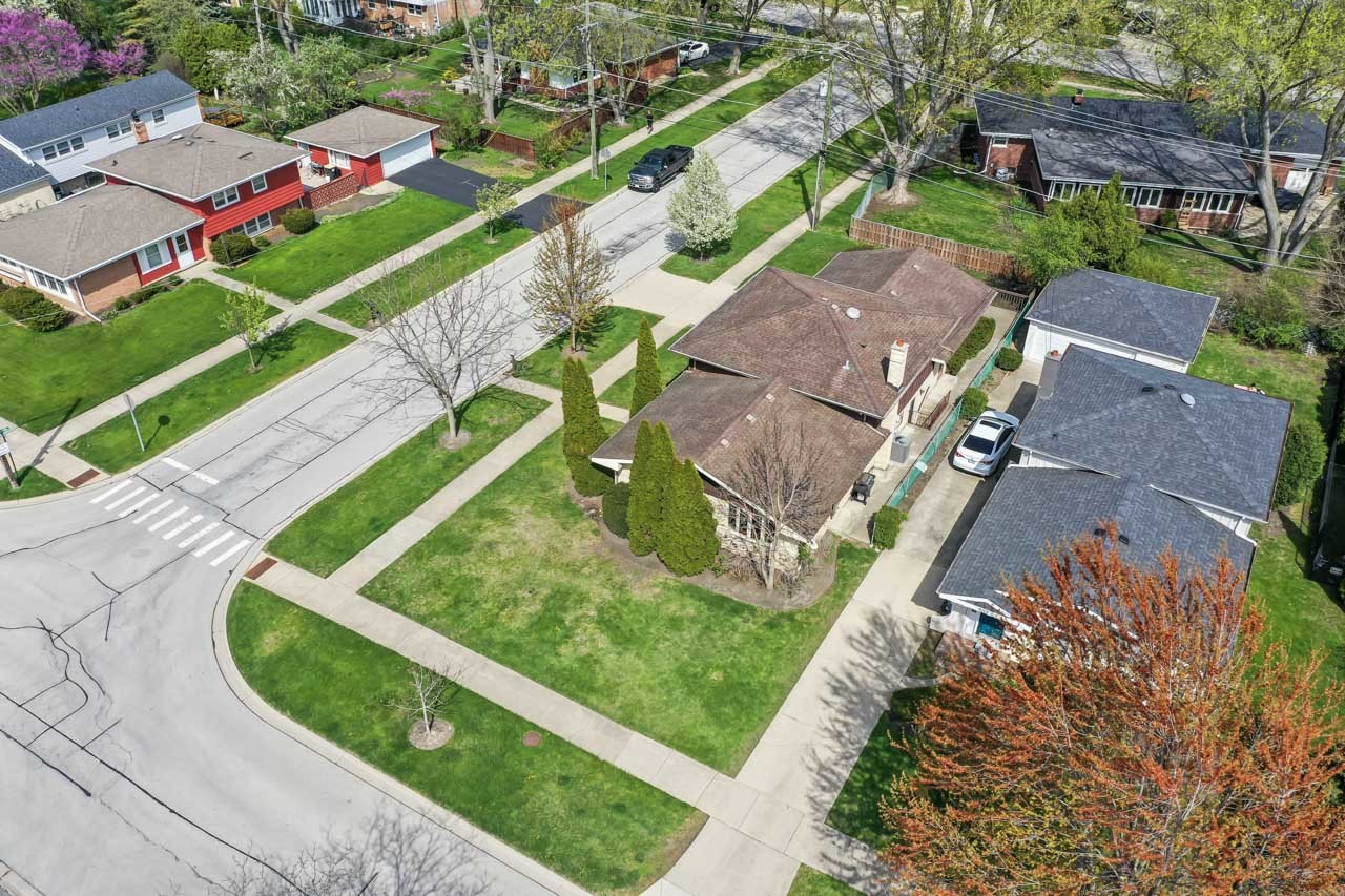 1005 E Orchard Street, Arlington Heights, IL 60005