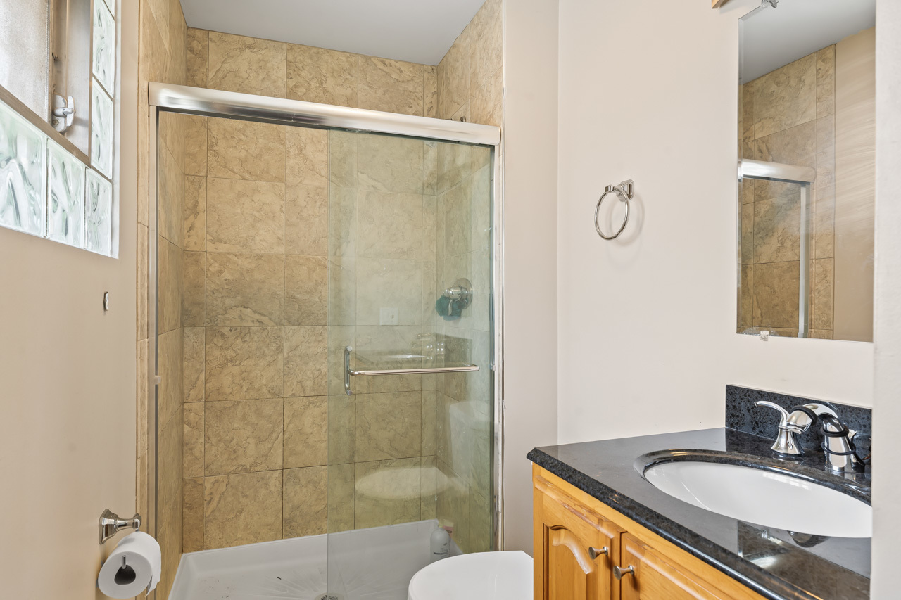 1005 E Orchard Street, Arlington Heights, IL 60005
